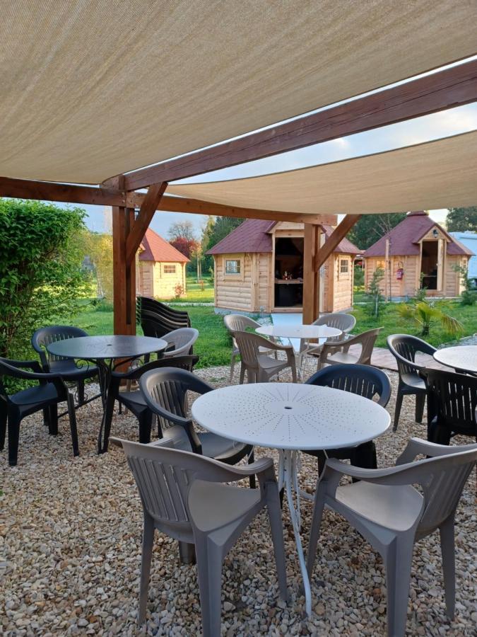 Camping Le Vallage Attigny Экстерьер фото